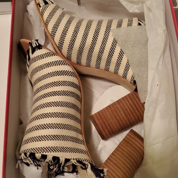 Vince camuto mules - Picture 2 of 5